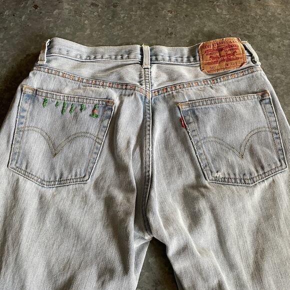 Vintage Levi's 505 Regular Fit Embroidered Denim Jeans 31x32 (31x31) Light Wash - Picture 1 of 16